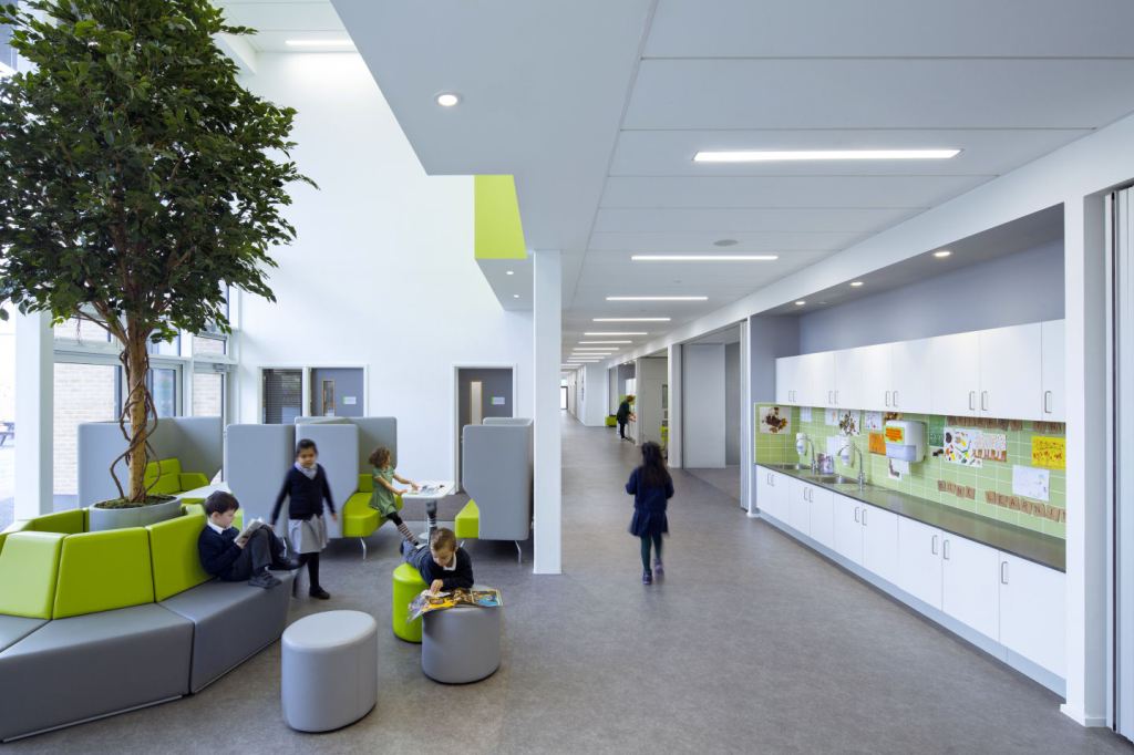 Breakout space and sinks