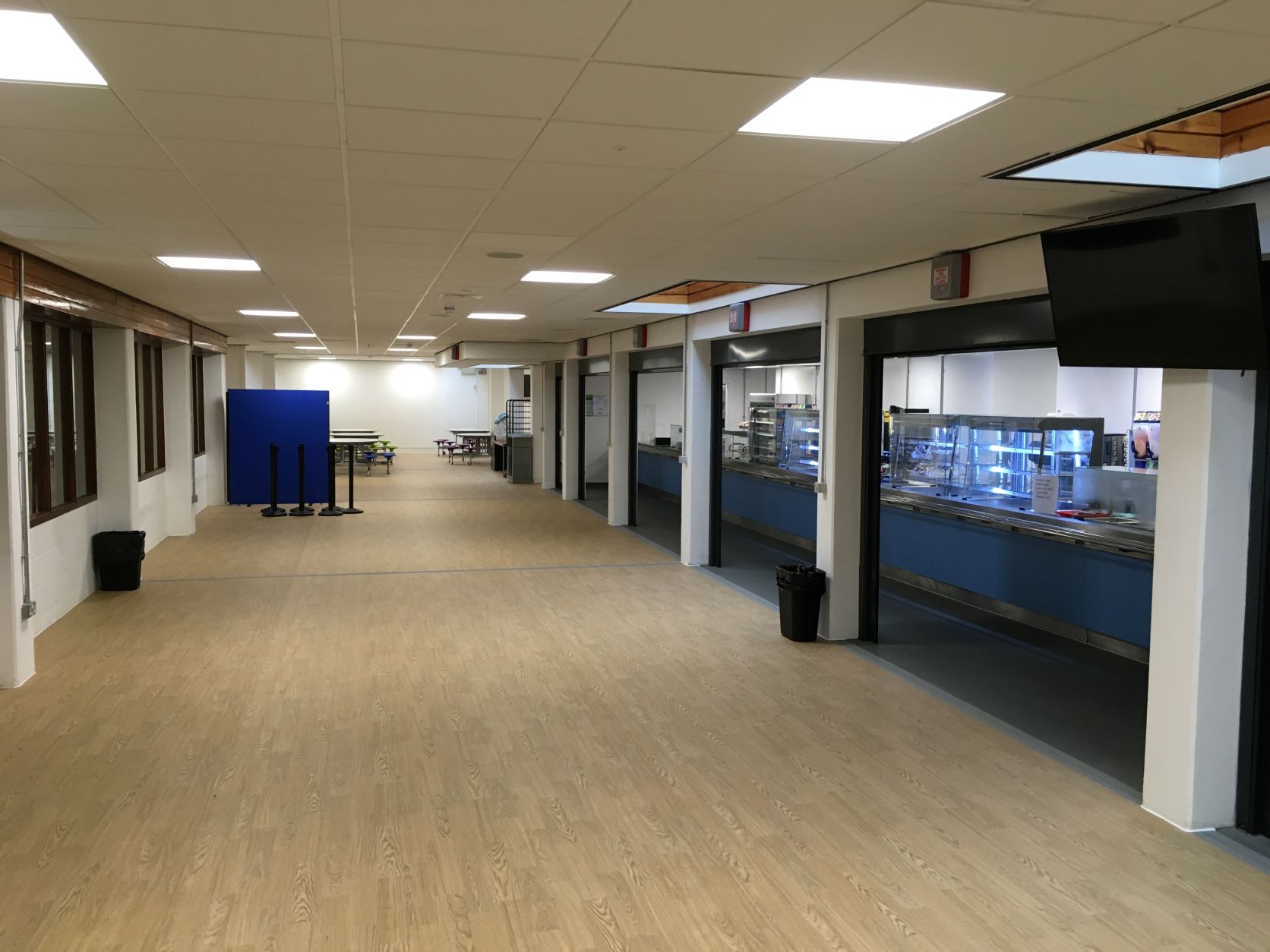 Servery and queuing space